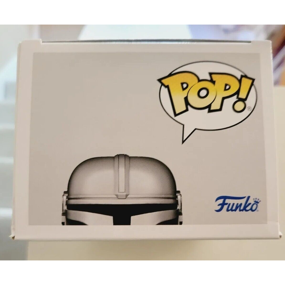 FUNKO POP! STAR WARS 479: THE MANDALORIAN W/ BESKAR STAFF - FUNKO EXCLUSIVE - Picture 3 of 10